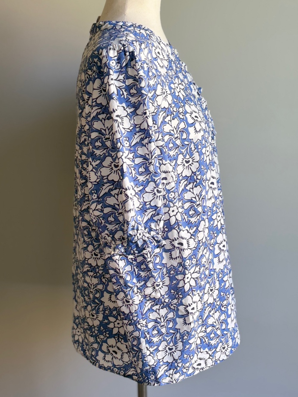 J. Crew Factory Linen Blend Blue and White Floral Puff Sleeve Blouse - Picture 5 of 7